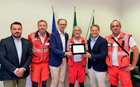 Dino Fontana, 51 anni di volontariato nella Croce Bianca di Imperia, onorato dalla Regione