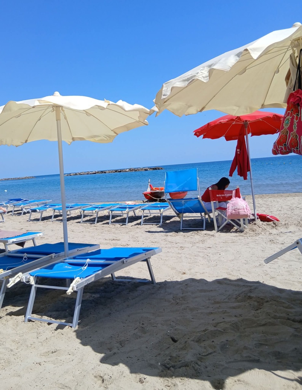 Divieto di balneazione: “Richiesta di atti per i commercianti per chiedere risarcimenti”