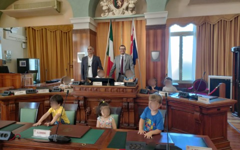 I bambini del nido Raggio di Sole in visita a Palazzo Bellevue
