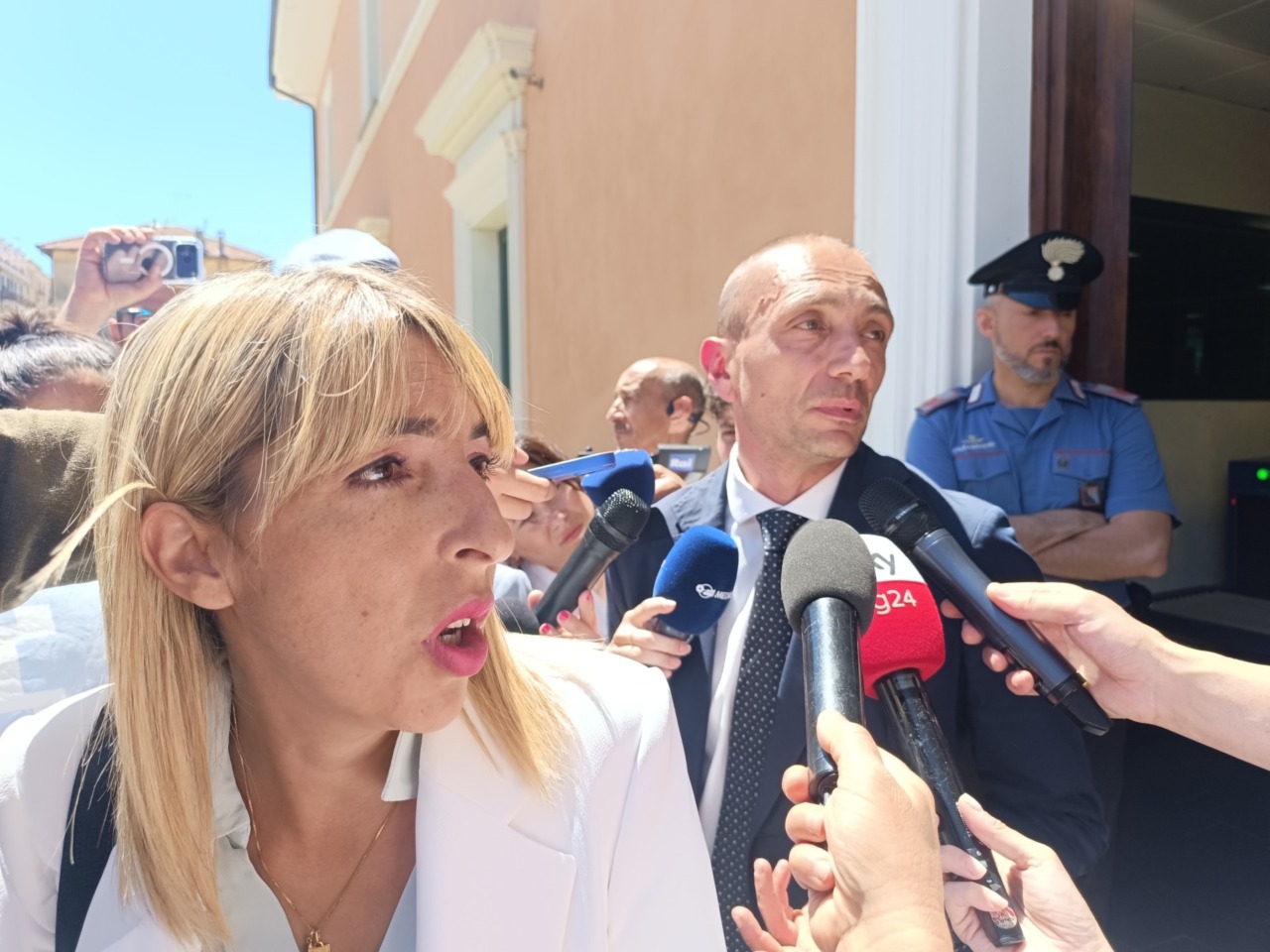 Iannuzzi si avvale della facoltà di non rispondere: «È sotto choc»