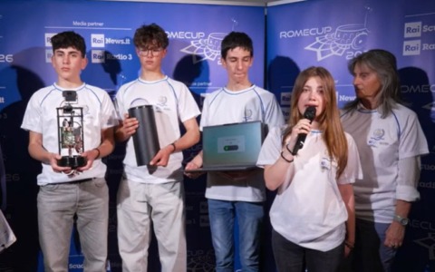 Il Liceo Cassini di Sanremo presenta Medu-Camera per il conteggio delle meduse