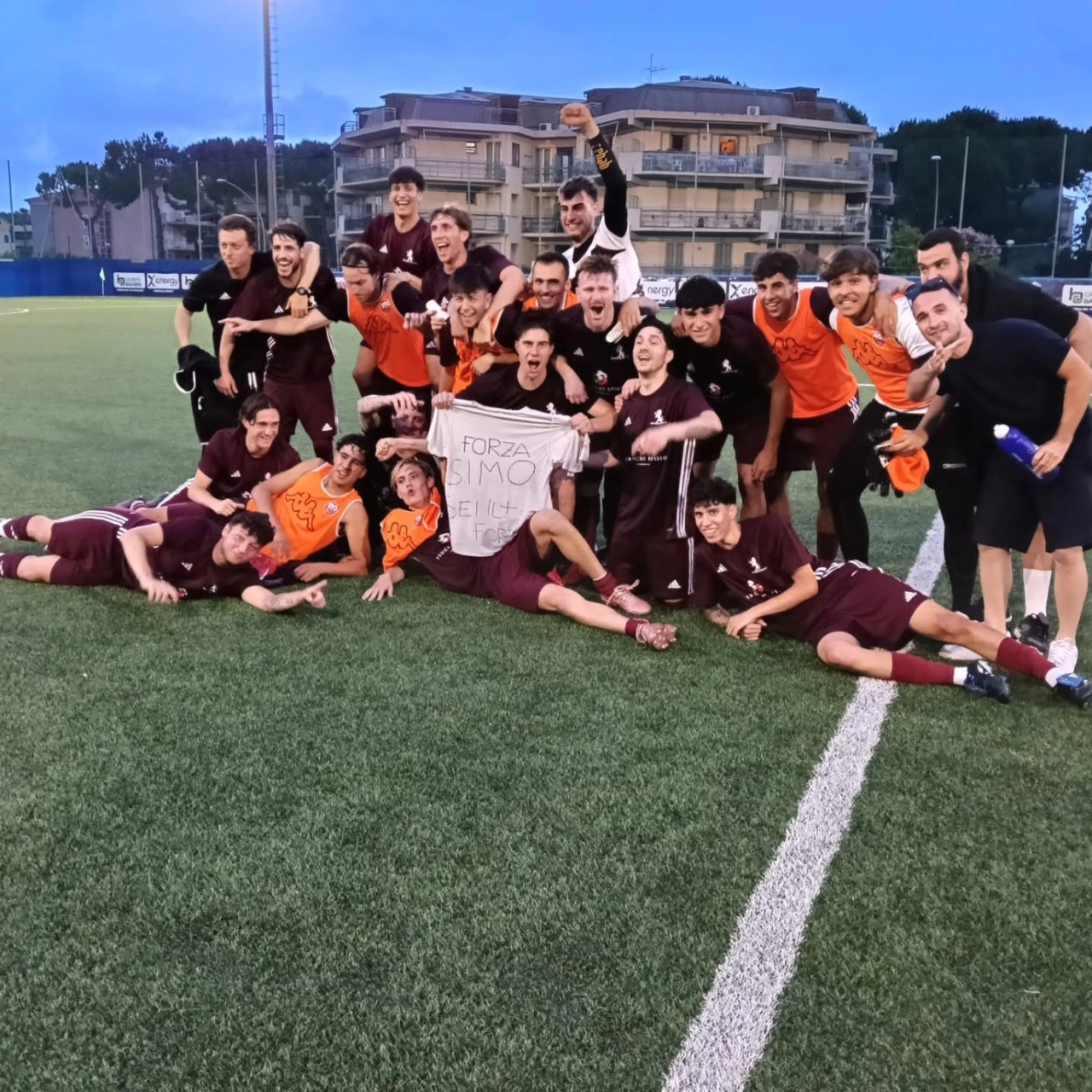 Il Ventimiglia Calcio celebra la promozione grazie alla Fezzanese