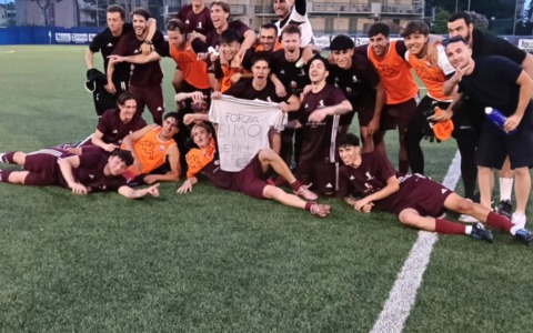 Il Ventimiglia Calcio celebra la promozione grazie alla Fezzanese