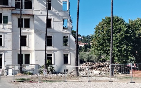 La demolizione di Villa Loreto segna la fine di un’epoca a Bordighera
