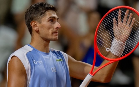 Matteo Arnaldi conquista la semifinale al Roland Garros dopo il ritiro di Berrettini
