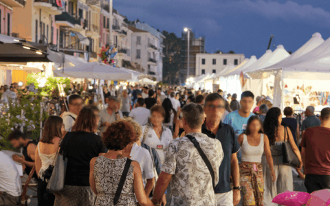 MercantIneja celebra 18 anni: la mostra mercato torna a Oneglia