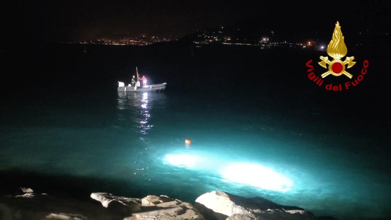 Proseguono le operazioni per trovare i due ragazzi dispersi in mare a Ventimiglia