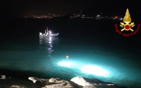Proseguono le operazioni per trovare i due ragazzi dispersi in mare a Ventimiglia