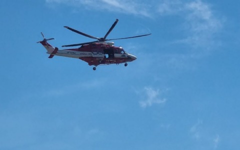 Anziano colto da malore in strada, attivato l’elisoccorso