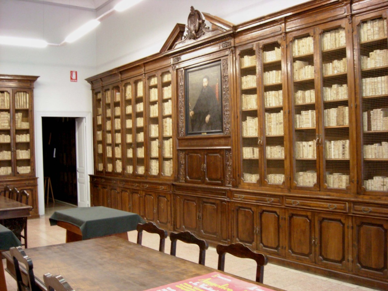 Avviato il restauro di 35 volumi della Biblioteca Aprosiana