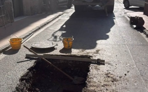 Cedimento stradale in Via Doria: Intervento di Rivieracqua e traffico bloccato