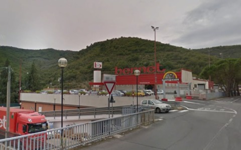 Coop Liguria acquista il Bennet di Pontedassio