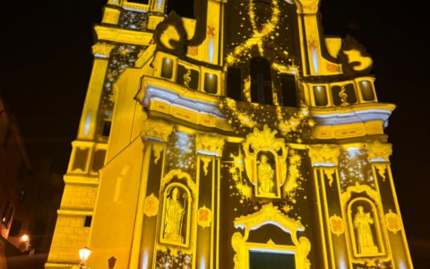 Il borgo di Cervo celebra il Festival di Musica con nuove proiezioni luminose