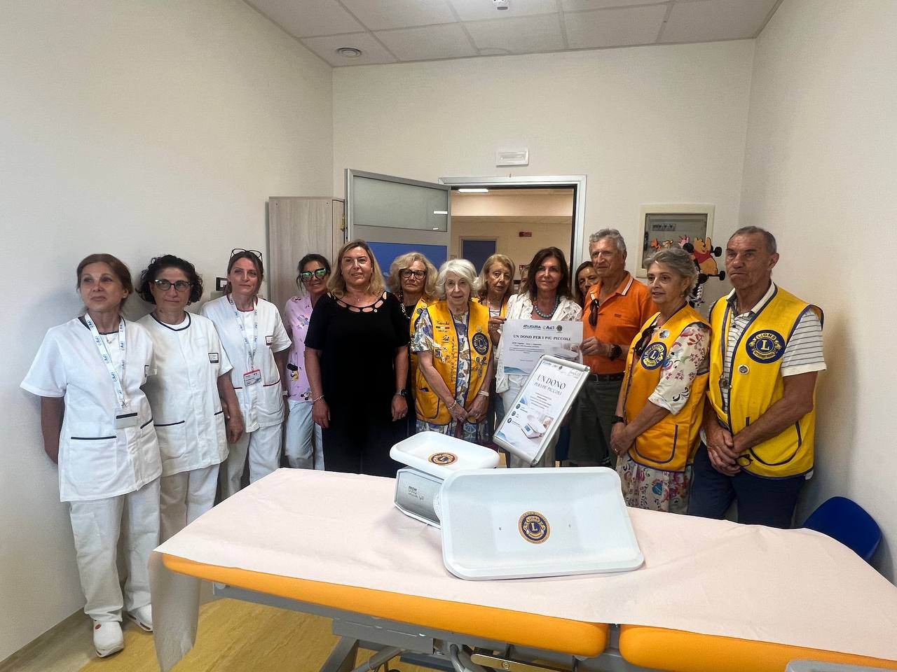 Il Lions Club Sanremo Matutia dona una bilancia pediatrica al Palasalute