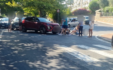 Incidente tra auto e scooter sulla via Romana