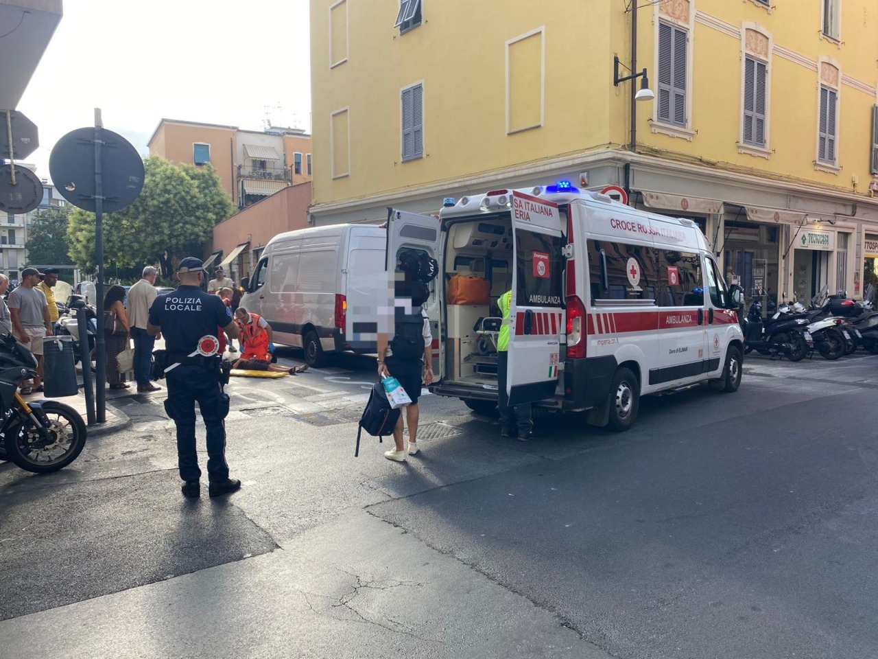 Investita una donna da un furgone