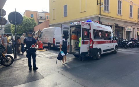 Investita una donna da un furgone