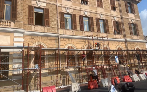 Partono i lavori di riqualificazione del palazzo di piazza Roma