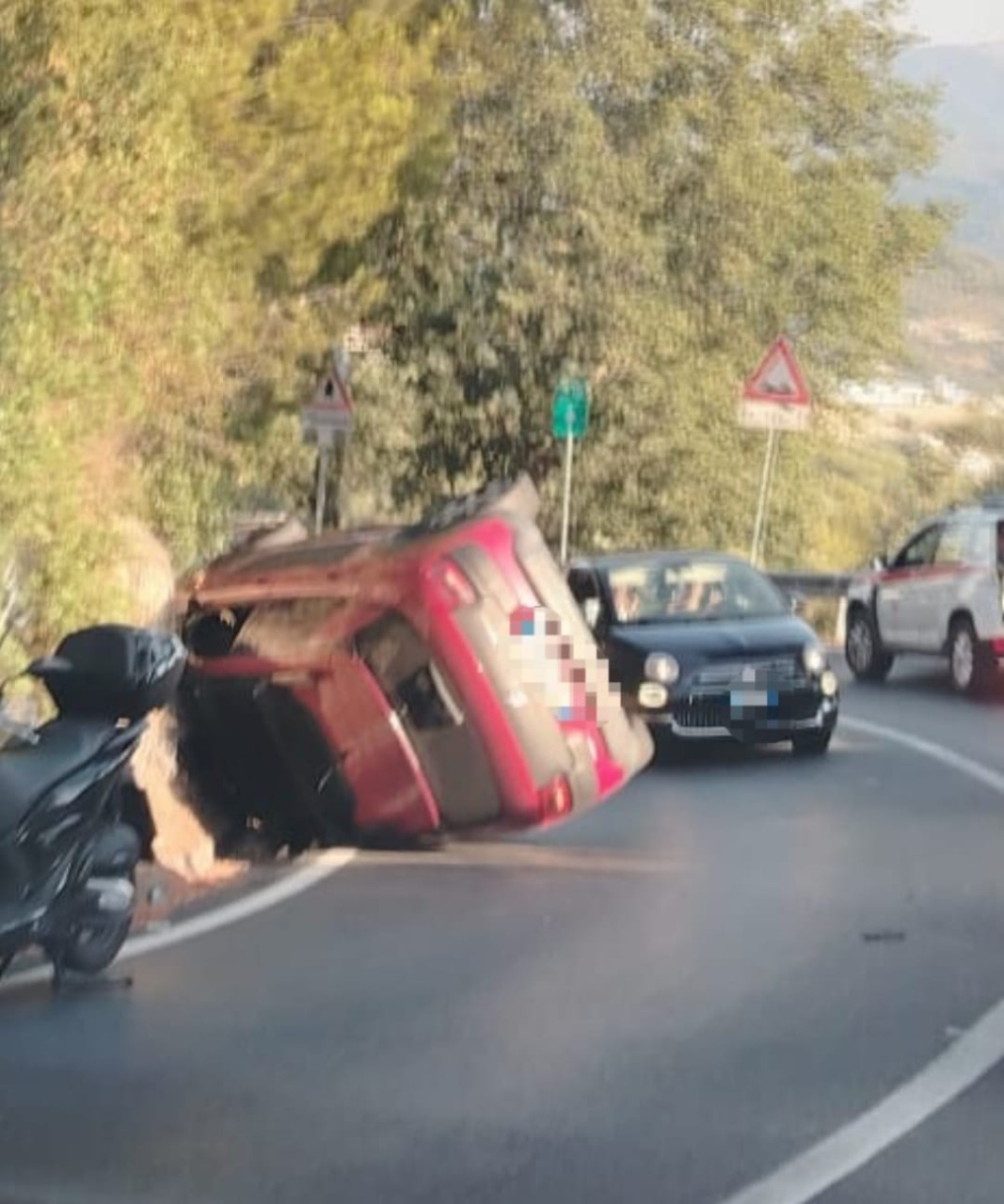 Incidente sul Capo Berta: auto cappottata
